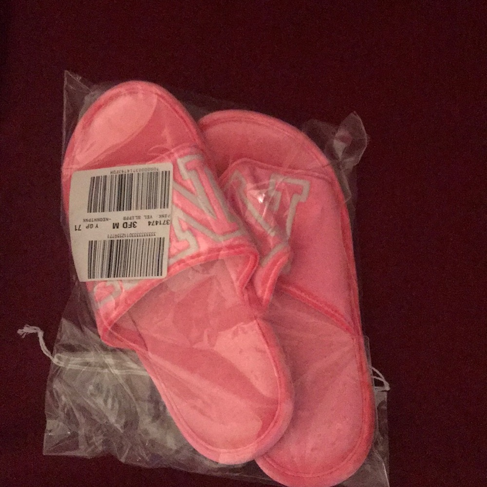 Pink slippers - Picture 4 of 4